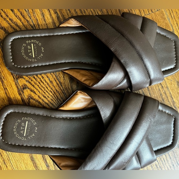 ATP (all tomorrow’s parties) padded cross sandals size 40 - Picture 2 of 3